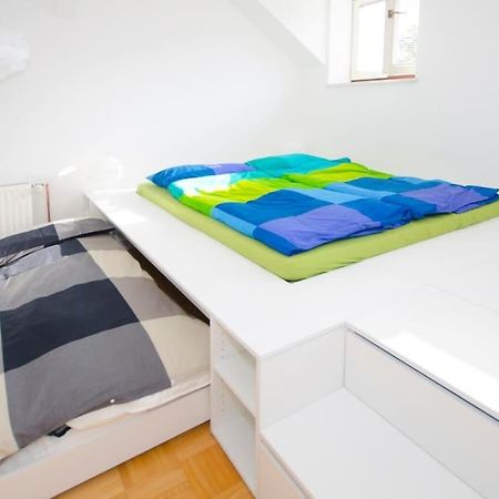 The Cute, Sunny Apartment In The Center +P リュブリャナ エクステリア 写真