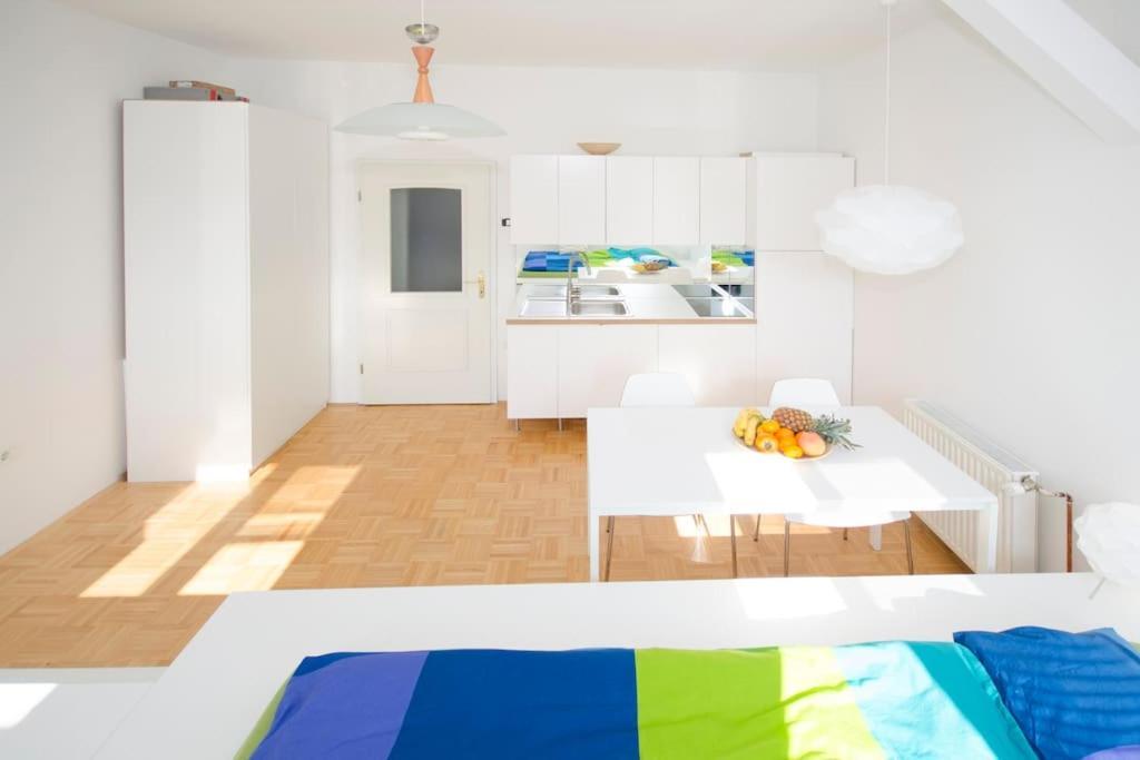 The Cute, Sunny Apartment In The Center +P リュブリャナ エクステリア 写真