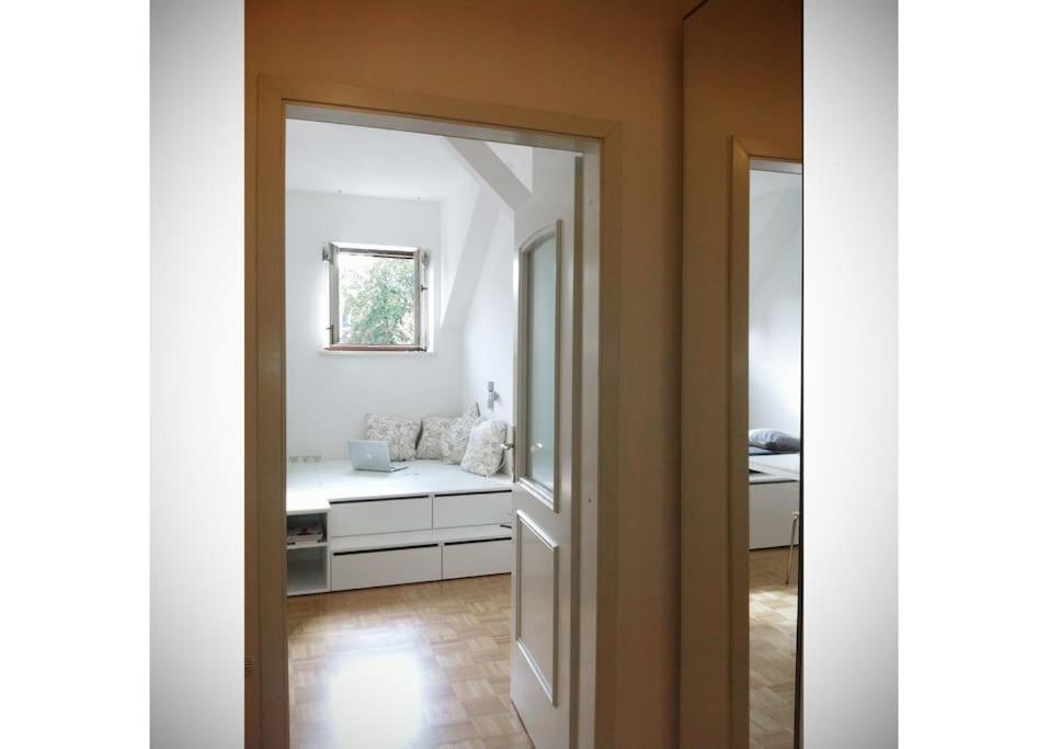 The Cute, Sunny Apartment In The Center +P リュブリャナ エクステリア 写真